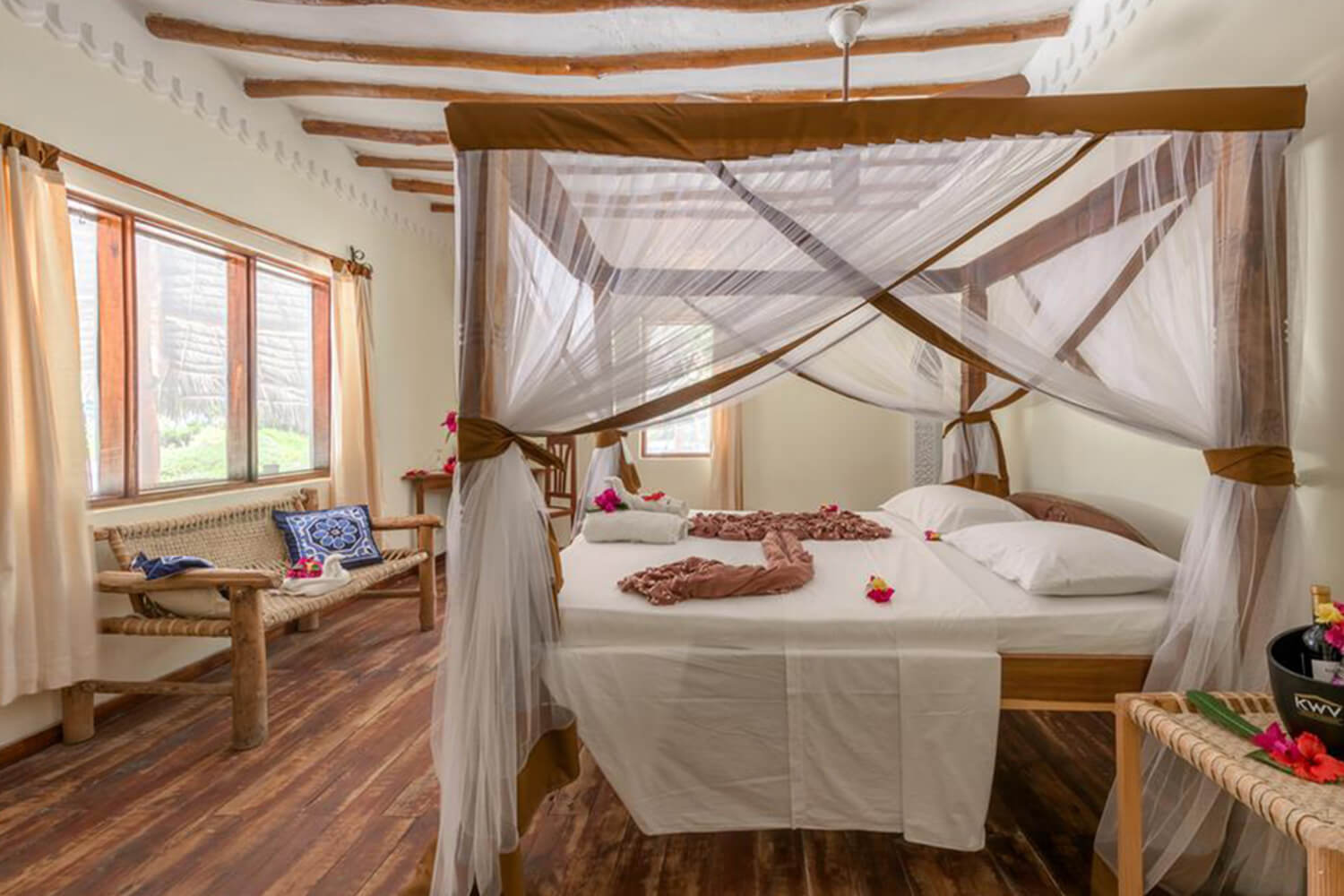 HAKUNA MAJIWE BEACH RESORT